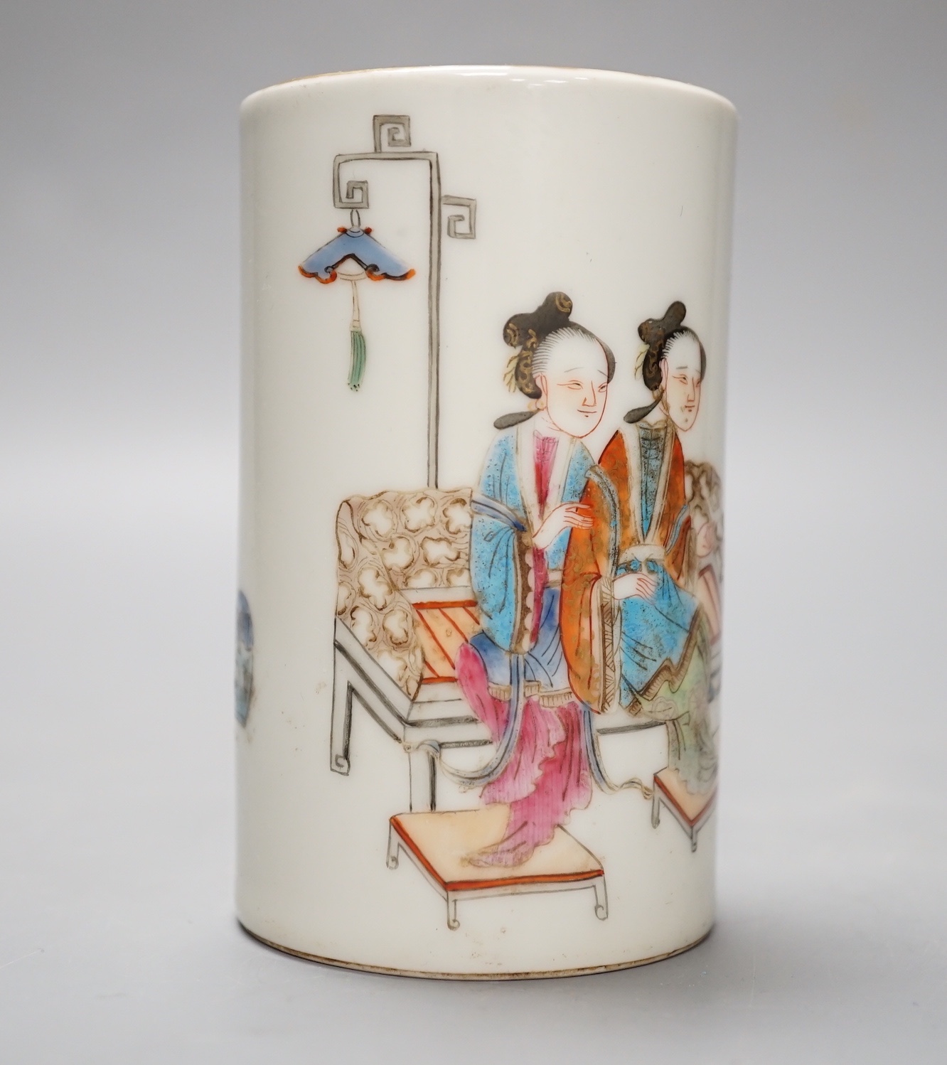 A Chinese famille rose brushpot - 11cm high